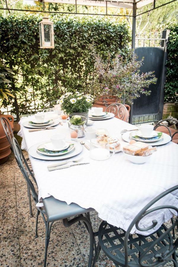 Bed and Breakfast Fiori E Lanterne Рим Экстерьер фото