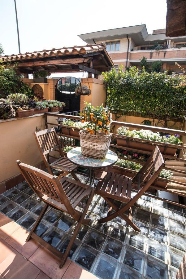 Bed and Breakfast Fiori E Lanterne Рим Экстерьер фото