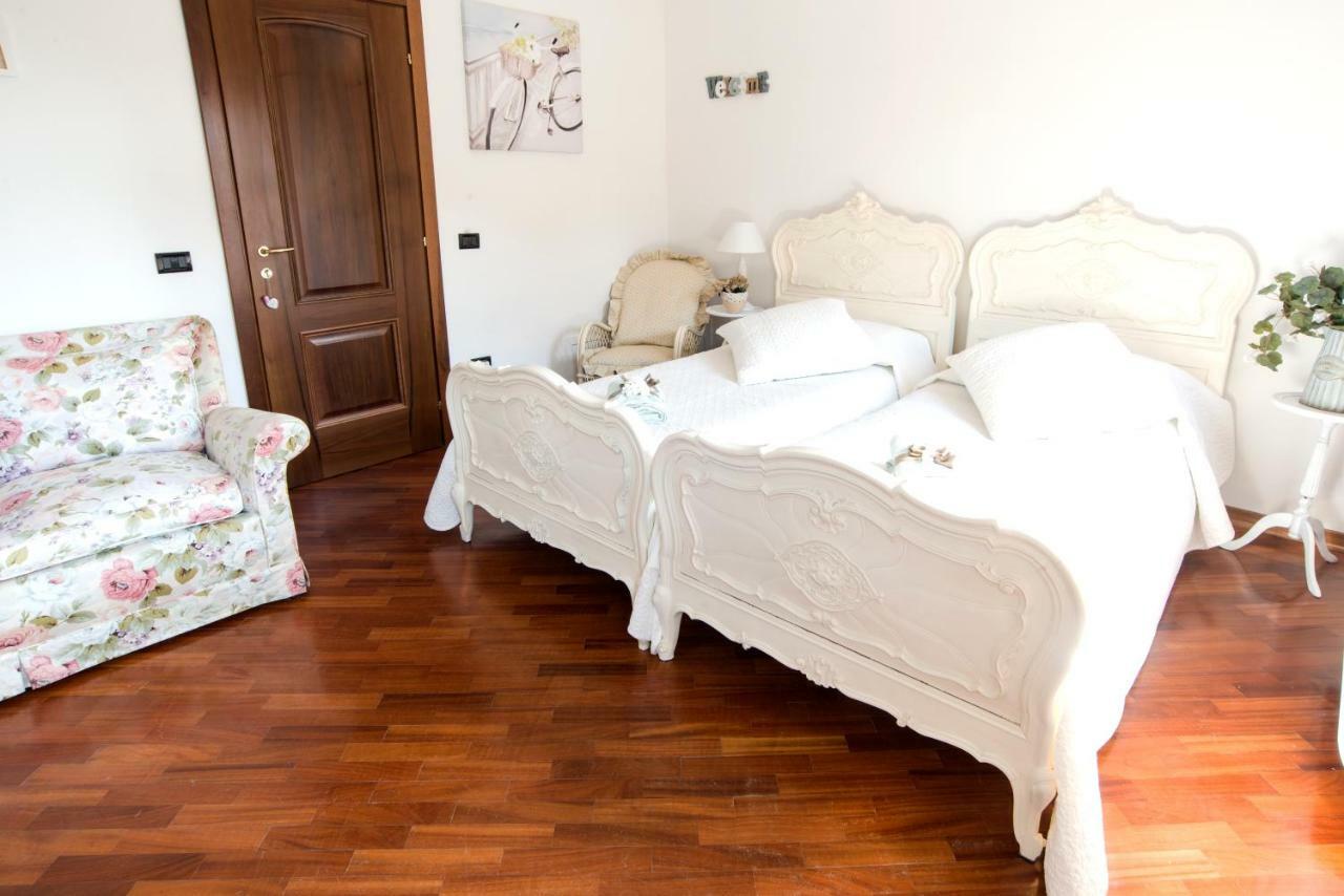 Bed and Breakfast Fiori E Lanterne Рим Экстерьер фото
