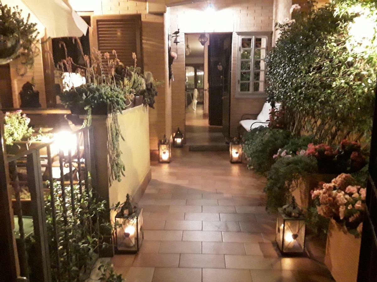 Bed and Breakfast Fiori E Lanterne Рим Экстерьер фото
